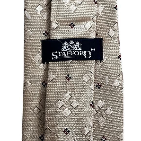 Stanford Men’s Tie 100% Italian Silk Slim 
Cream square design - Picture 3 of 3